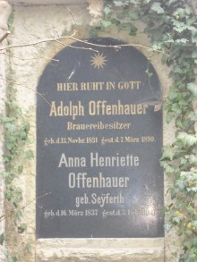Bildinhalt: Das Grab von Anna Henriette Offenhauer und Brauereibesitzer Gustav Adolph Offenhauer befindet sich auf dem Lindenauer Friedhof in der Merseburger Straße 148.