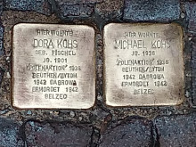 Bildinhalt: Stolpersteine für Dora Kohs und ihren Sohn Michael Kohs